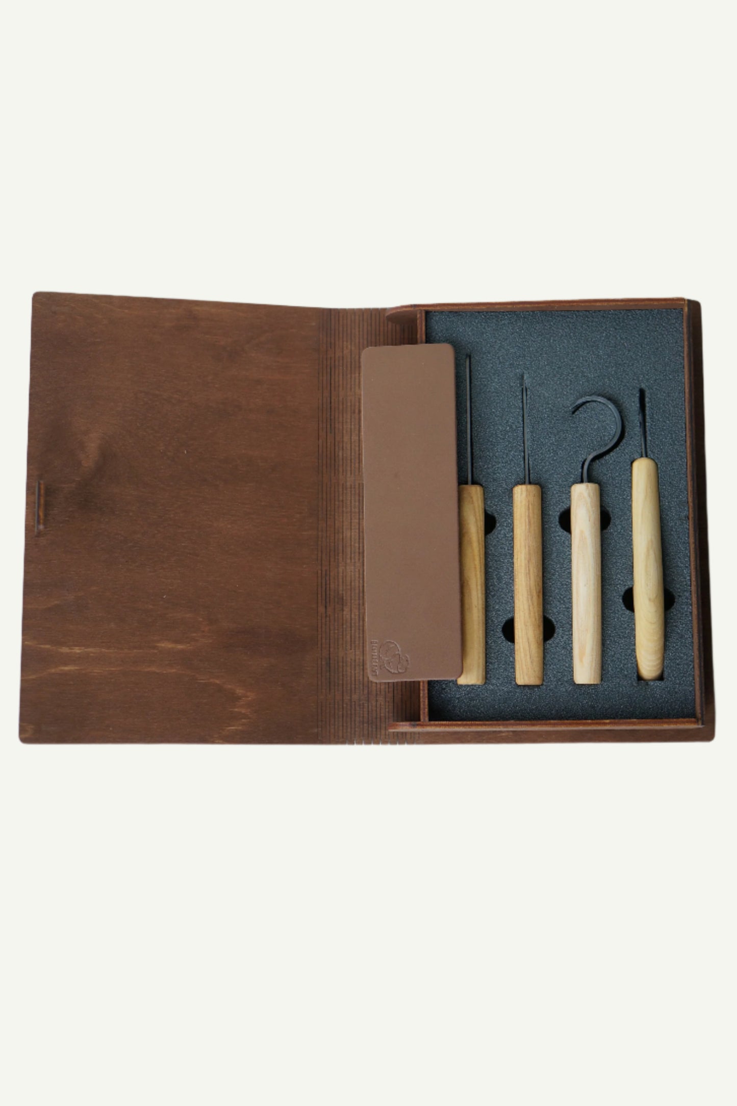 4-part carving set with wooden case