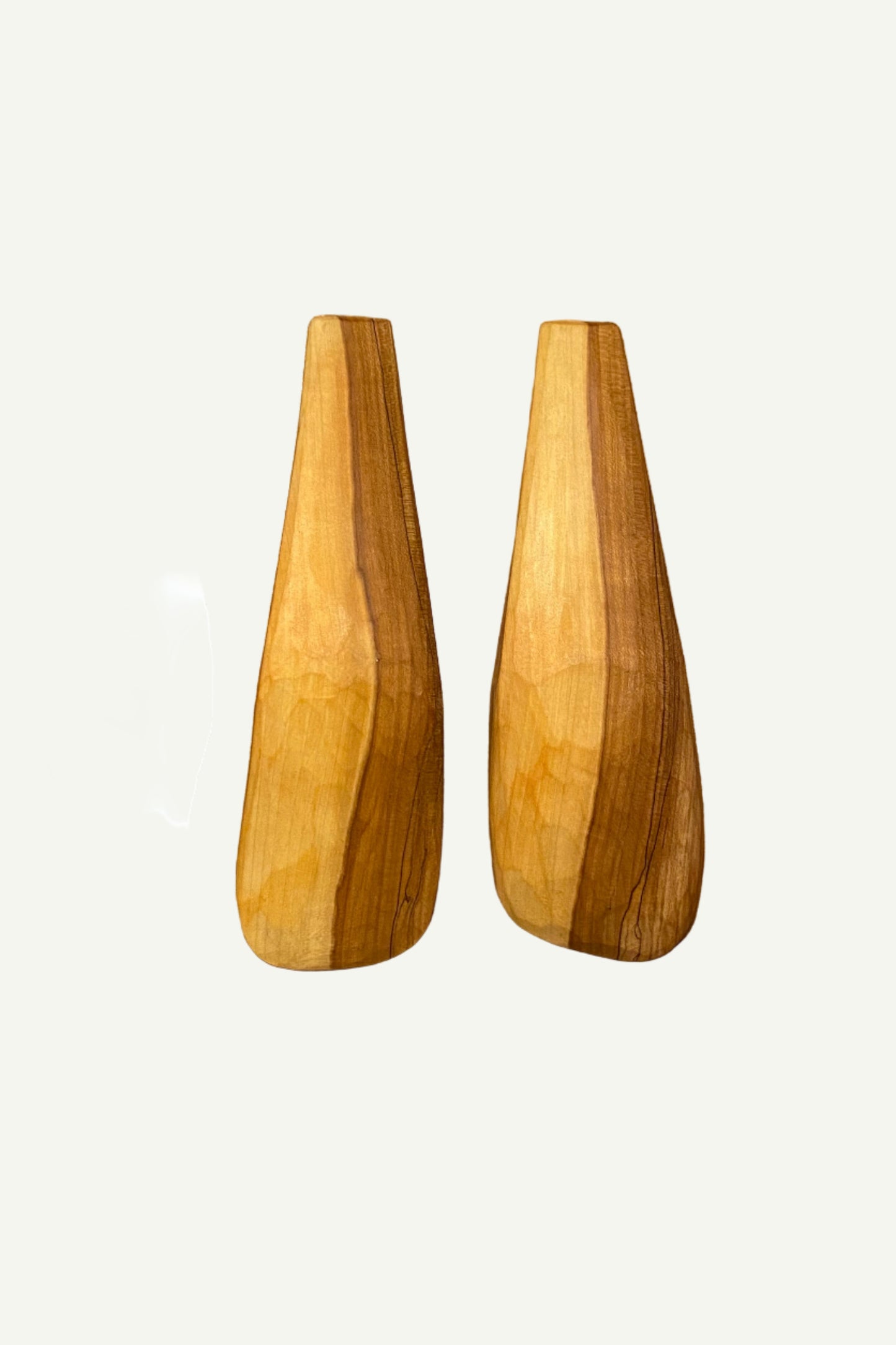 Õunapuust matkalusikate komplekt.